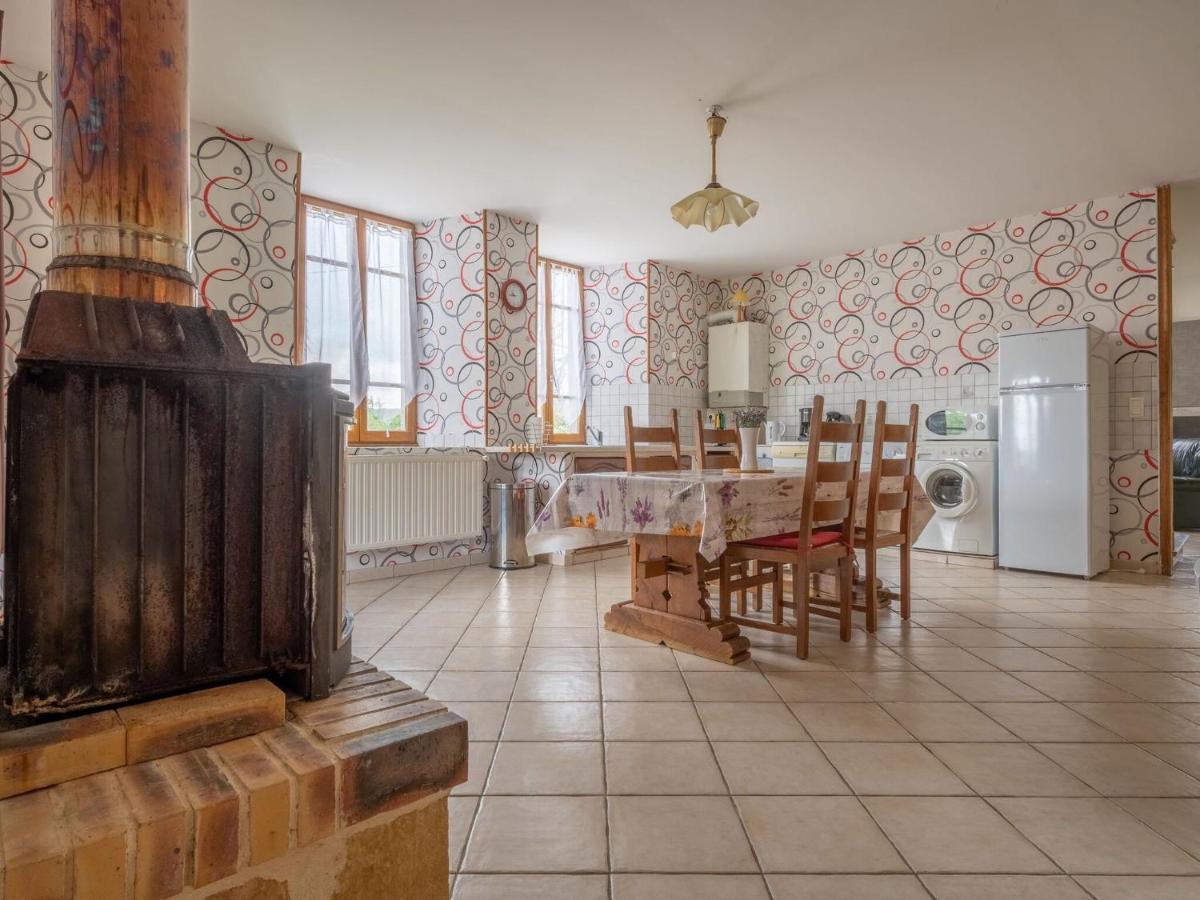 Vintage Holiday Home With Private Garden Nouart Екстер'єр фото